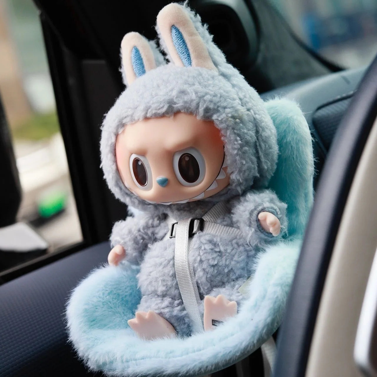 LABUBU ラブブ QUQU グリーン ハブアシート have a seat 正規品 LABUBU ラブブ Have A Seat ハブアシート QUQU 緑 - メルカリ